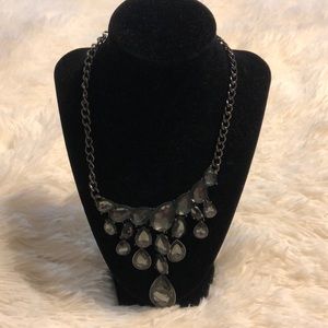 Blush Boutique gray sparkly silver statement necklace